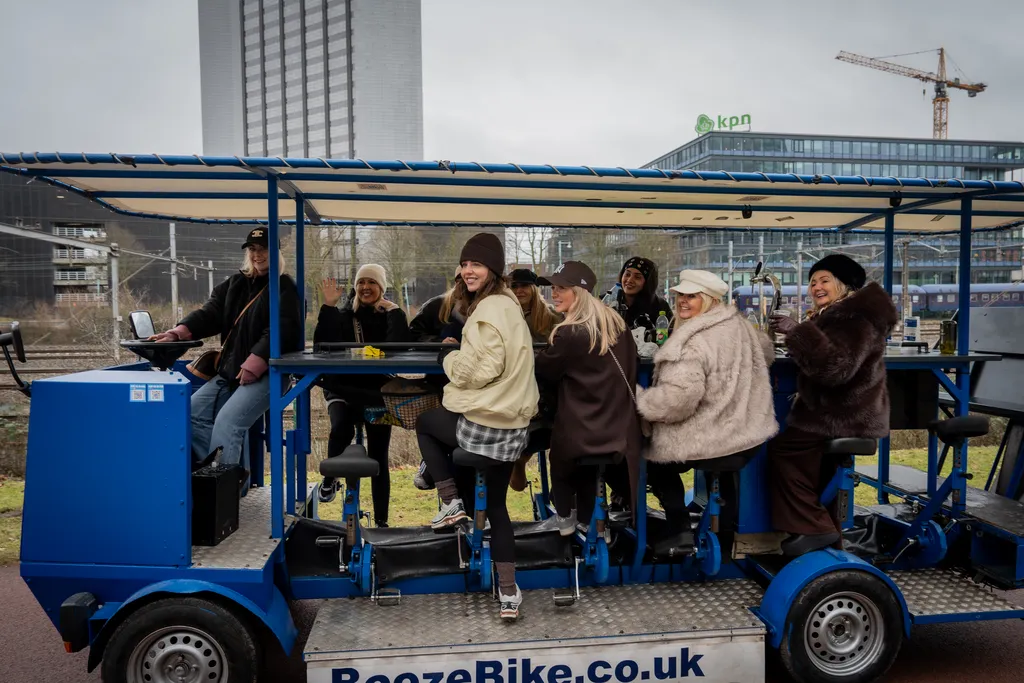 Beer bike group tour Amsterdam